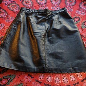 1980s Vintage Diamond Leathers Black Skirt (8) 6